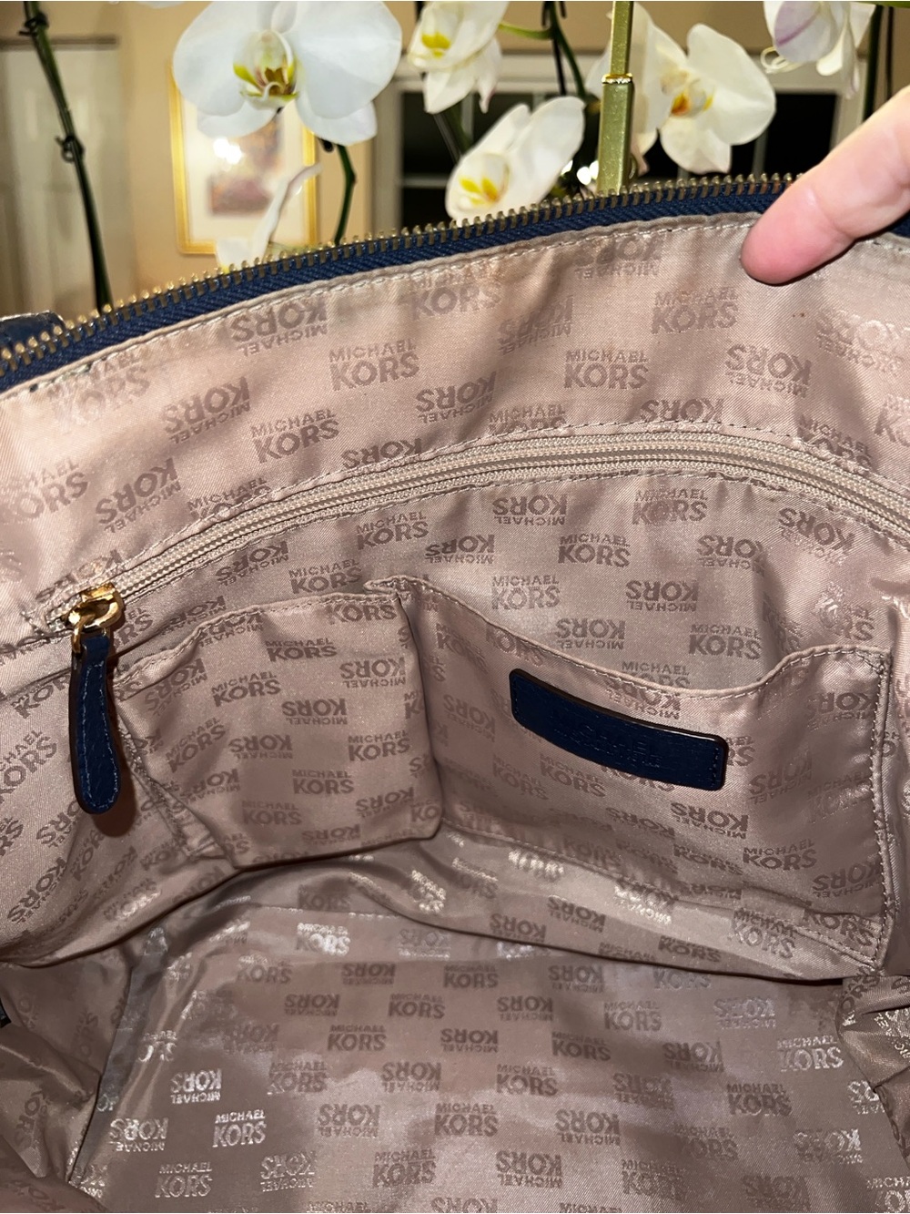 Michael Kors Jet Set Navy Pebbled Leather Tote Bag Gold Hardware MK Charm Large - Picture 13 of 16